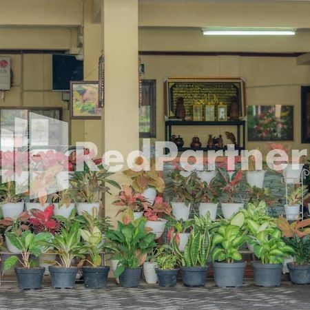 Vandhela Homestay Syariah Mitra Reddoorz Surabaja Zewnętrze zdjęcie