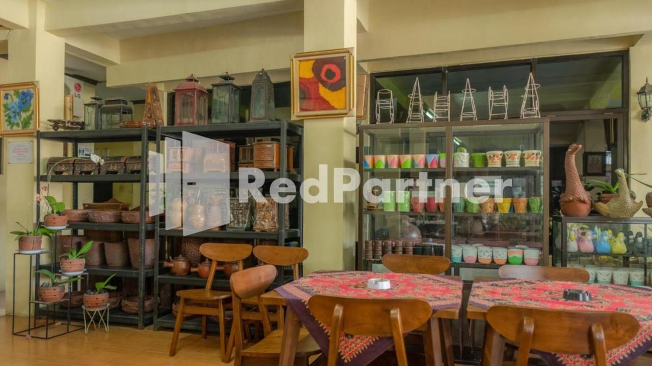 Vandhela Homestay Syariah Mitra Reddoorz Surabaja Zewnętrze zdjęcie