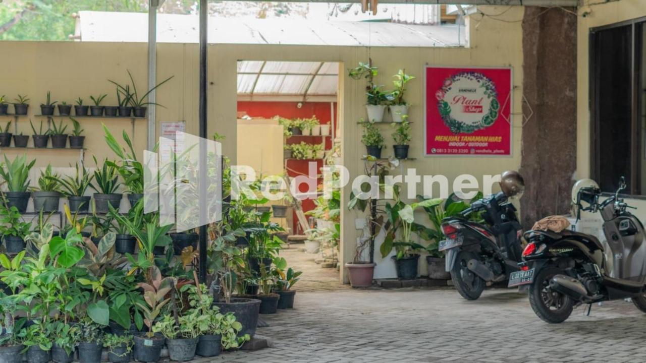 Vandhela Homestay Syariah Mitra Reddoorz Surabaja Zewnętrze zdjęcie
