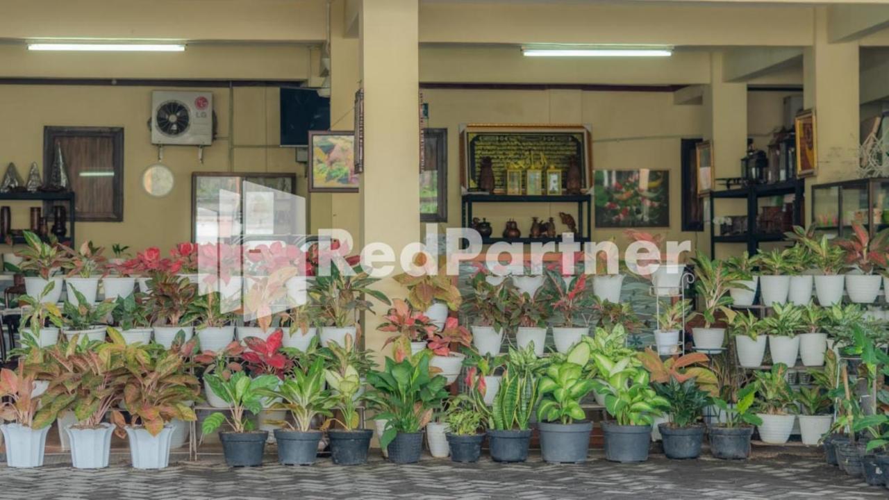 Vandhela Homestay Syariah Mitra Reddoorz Surabaja Zewnętrze zdjęcie